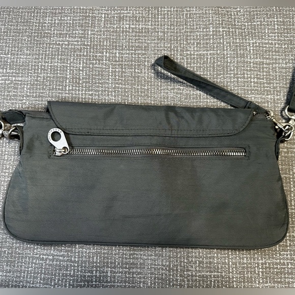 Baggallini Flap Crossbody Adjustable strap wristlet Messenger Bag grey - Picture 7 of 12